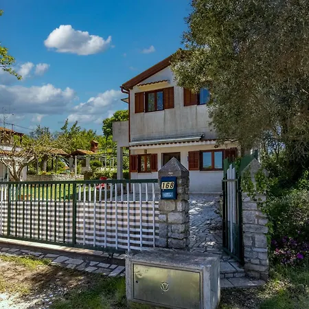 Apartment Sladonja - Happy