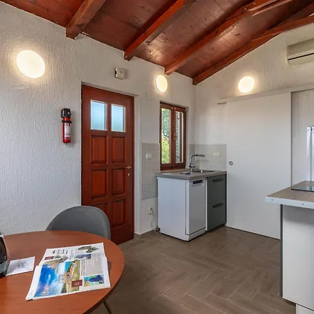 Apartment Sladonja - Happy